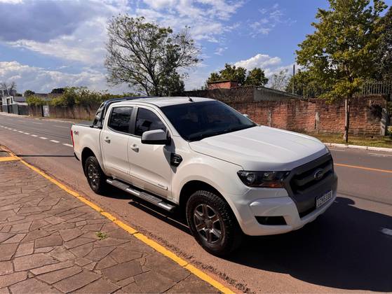 FORD RANGER 2.2 XLS 4X4 CD 16V DIESEL 4P AUTOMÁTICO FORD RANGER 2.2 XLS 4X4 CD 16V DIESEL 4P AUTOMÁTICO